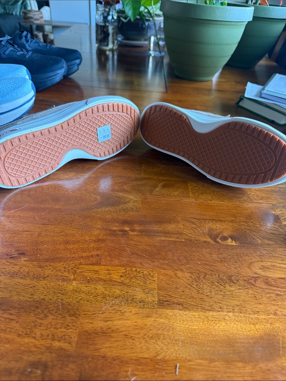 Sketchers Air Cooled Arch Fit Sz 9 - Picture 4 of 5
